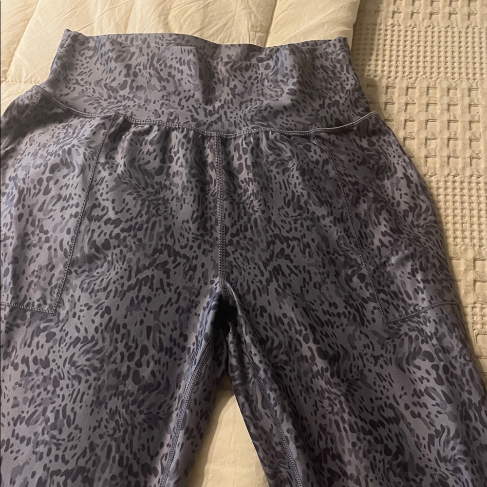 Women's Gray Animal Print Leggings - Unbranded